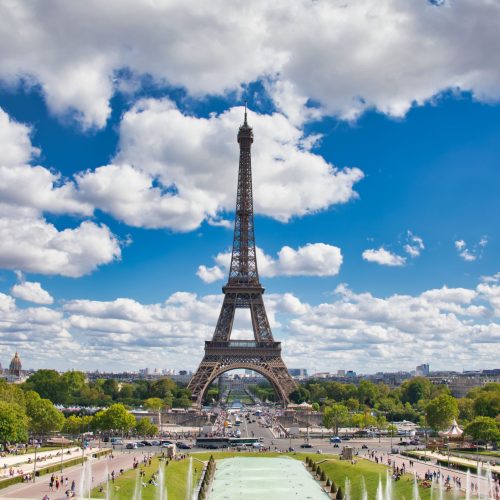 vecteezy_eiffel-tower-at-paris-france_3407768